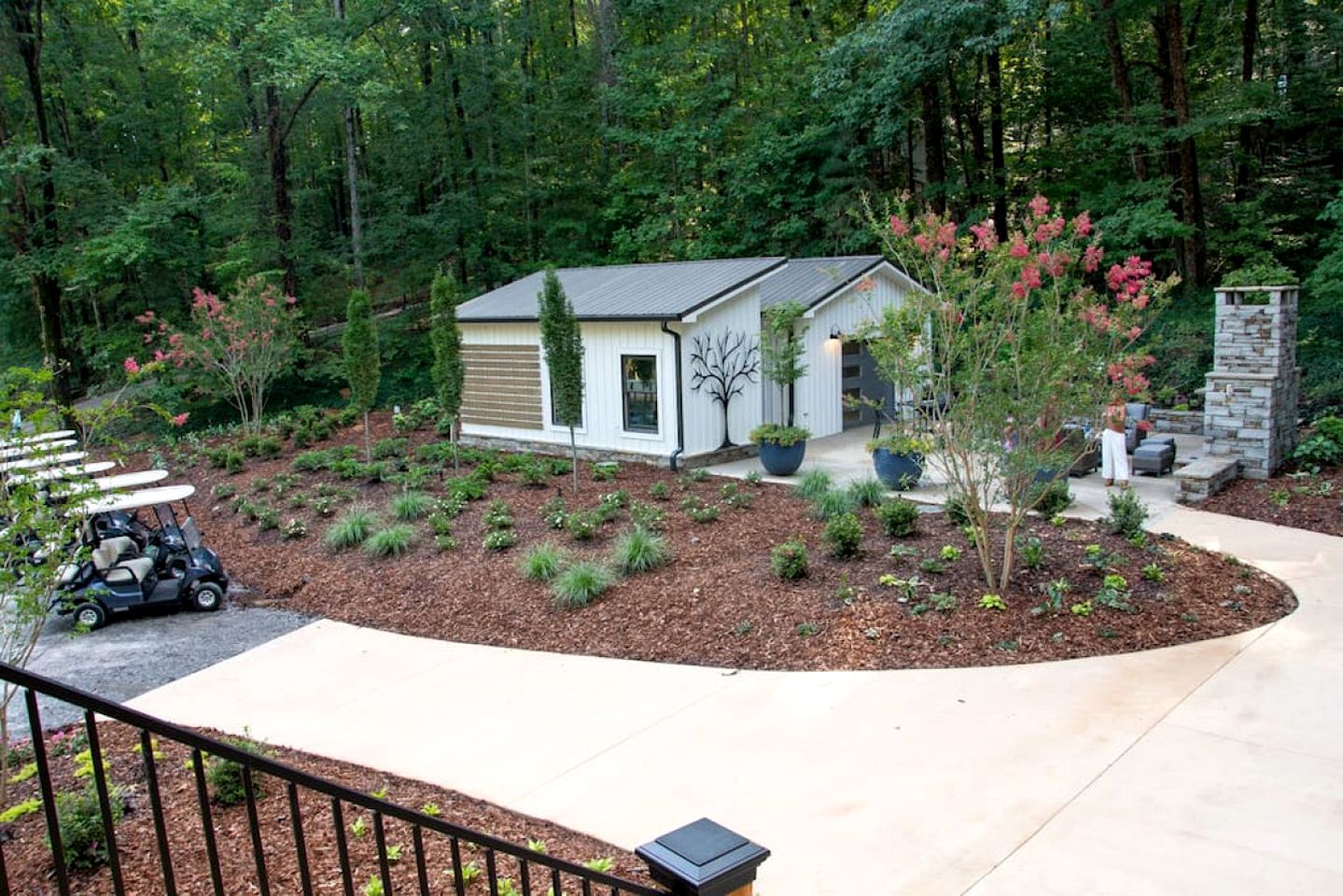 Lofted Romantic Tree House Immersed in Nature in Alabama