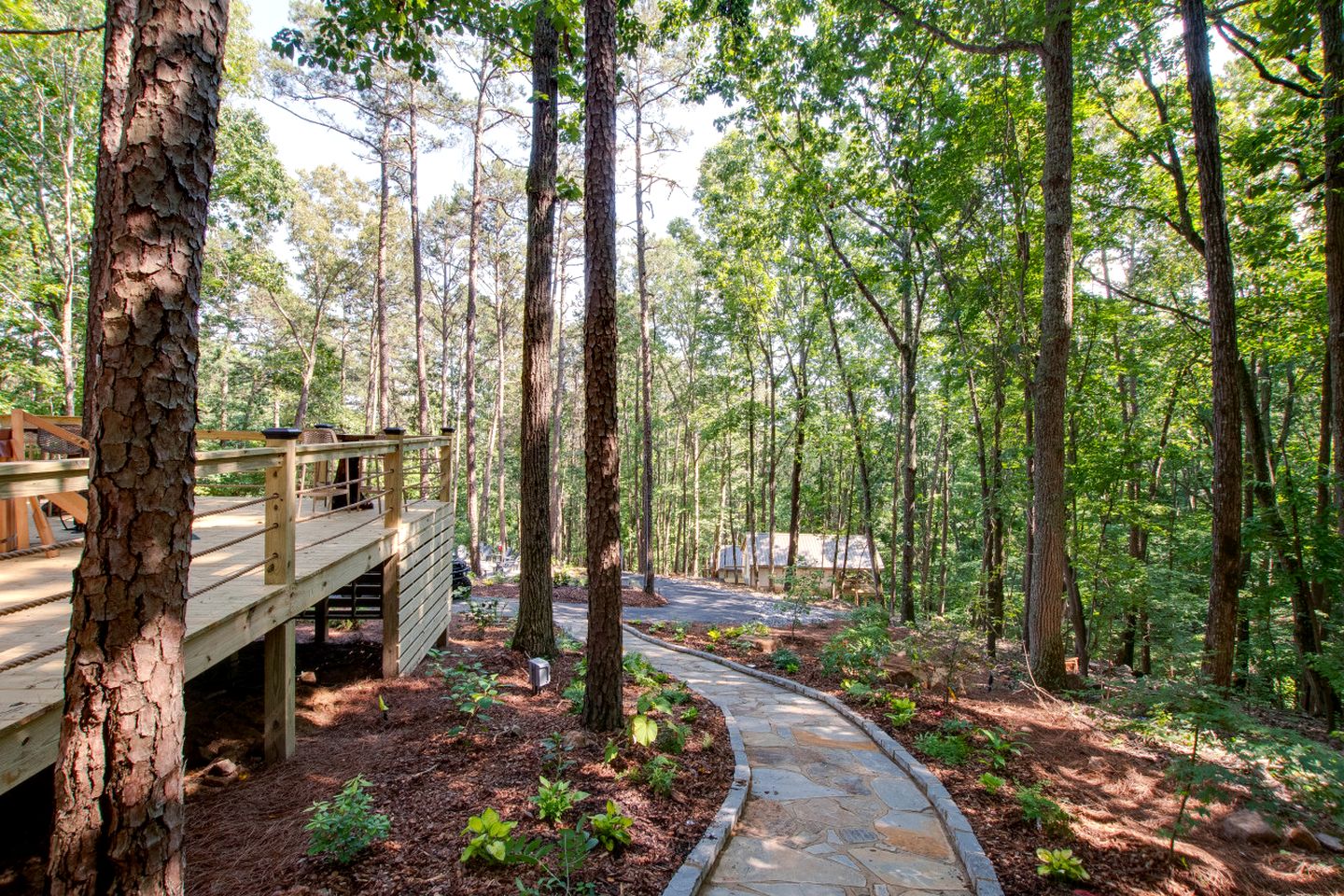 Lofted Romantic Tree House Immersed in Nature in Alabama