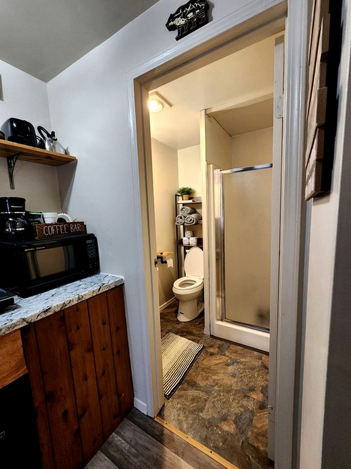 One Bed Cabin Fully Furnished in Seward, Alaska