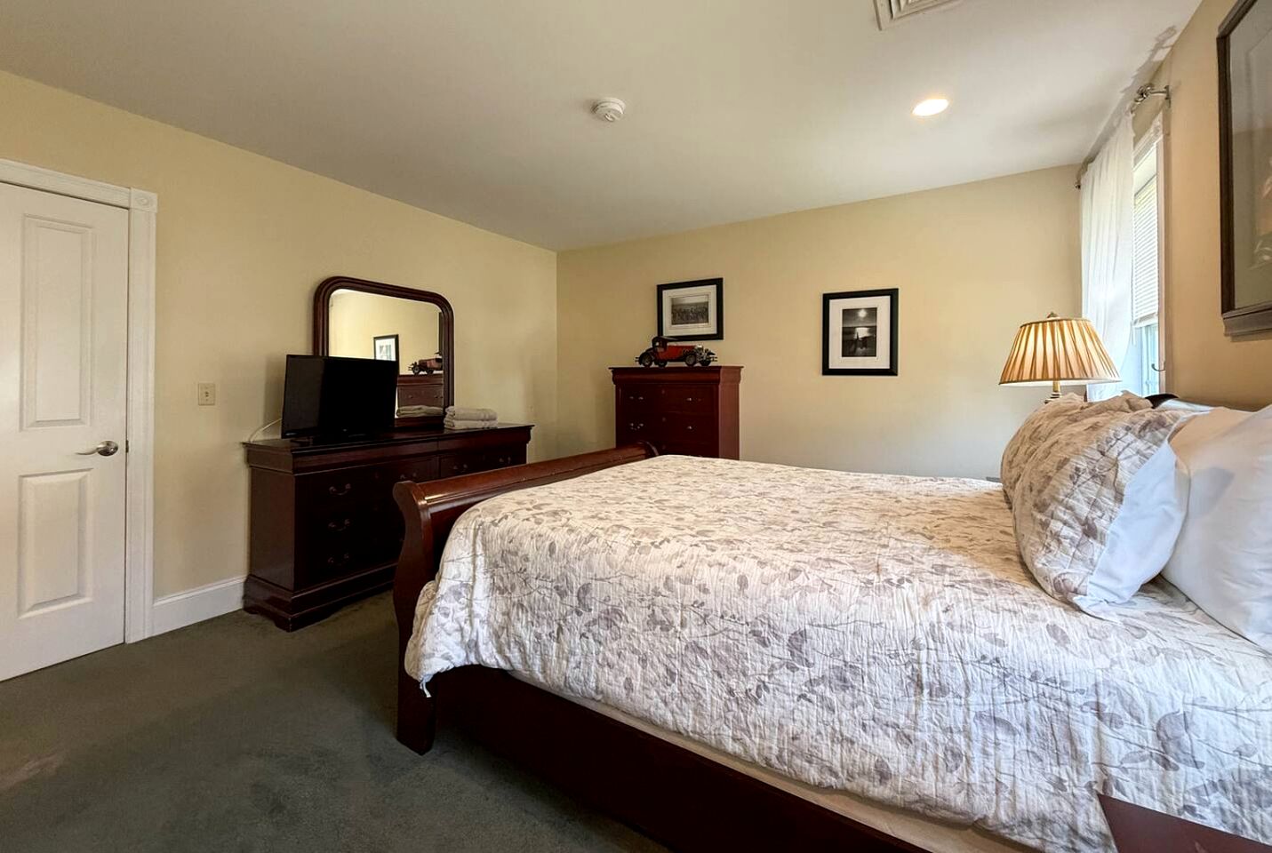 Spacious North Conway Vacation Home with Hot Tub & Mountain Views near Downtown, New Hampshire