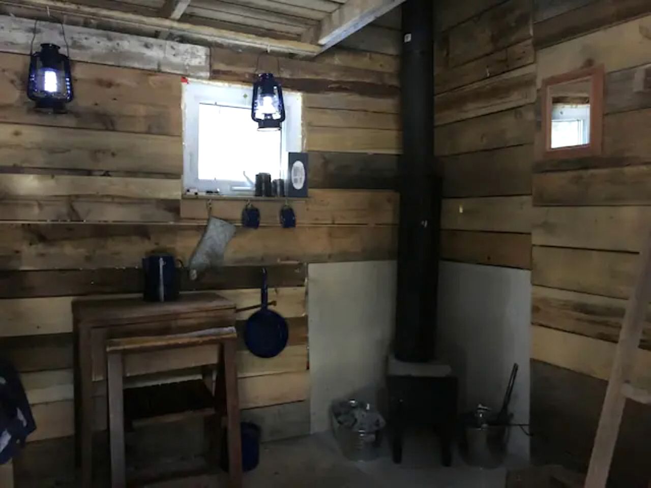 Quaint Off-Grid Cabin with Fire Pit Space in Ontario