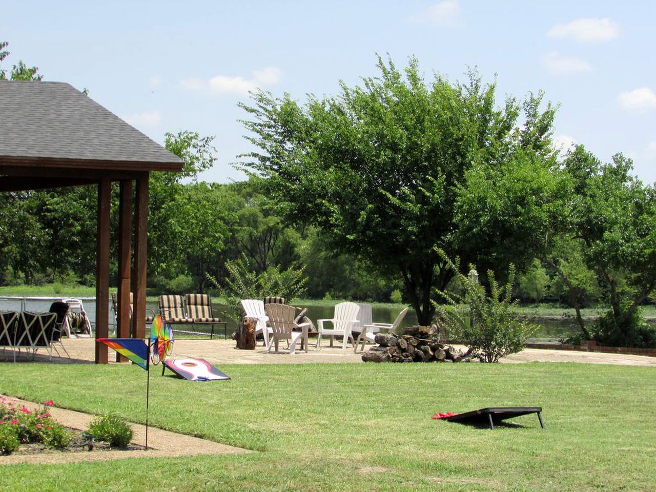 Spacious Waterfront Villa Rental for Weekend Getaways near Dallas, Texas