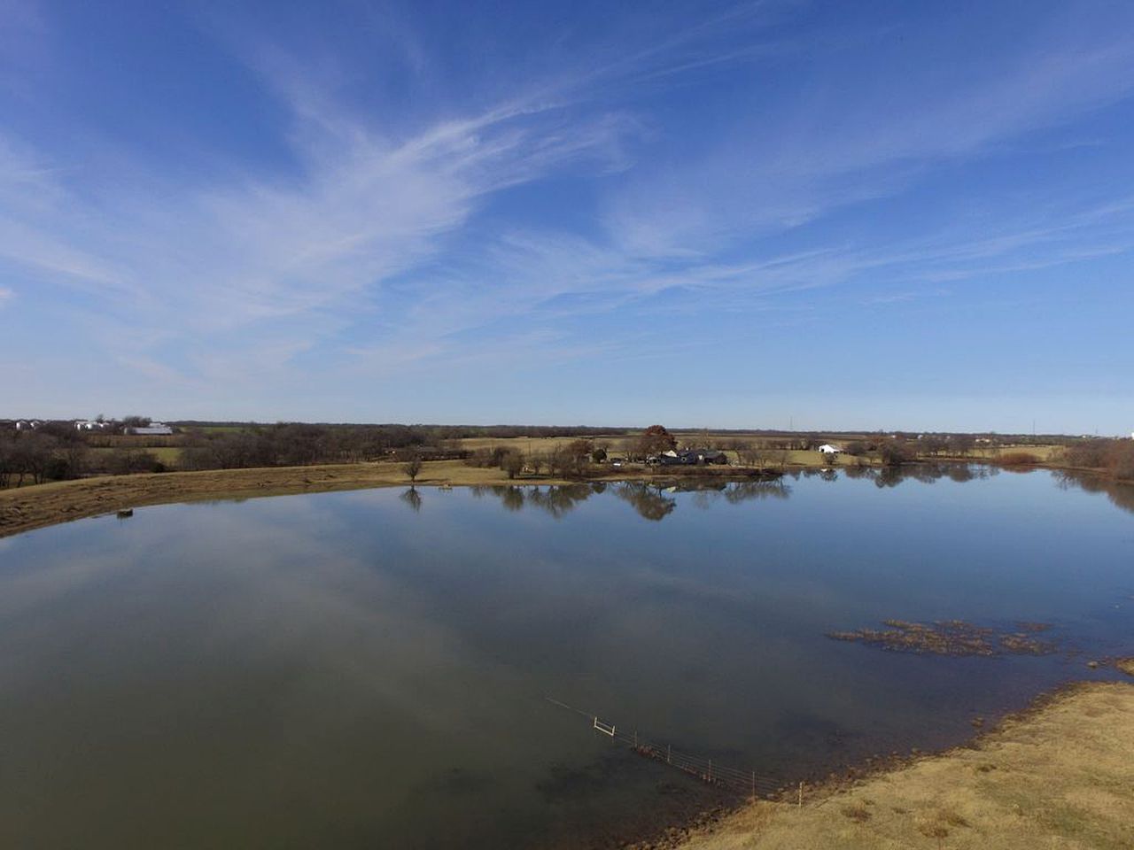 Spacious Waterfront Villa Rental for Weekend Getaways near Dallas, Texas