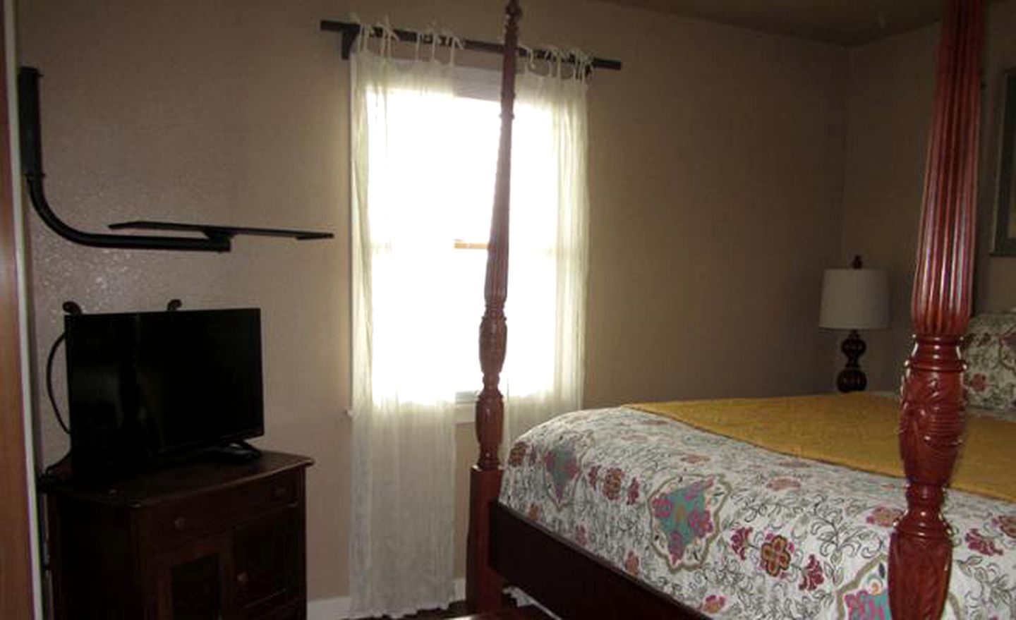 Pet-Friendly Vacation Rental with Ocean Views in Hatteras, North Carolina