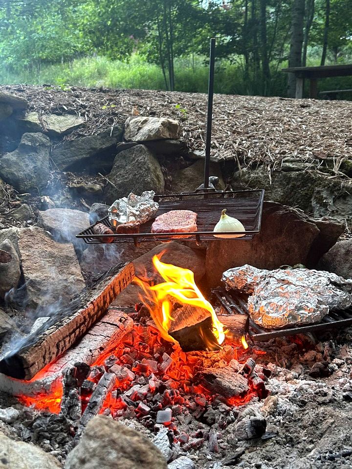 Off Grid Tiny Cabin Ideal for Couples in Burnsville, North Carolina