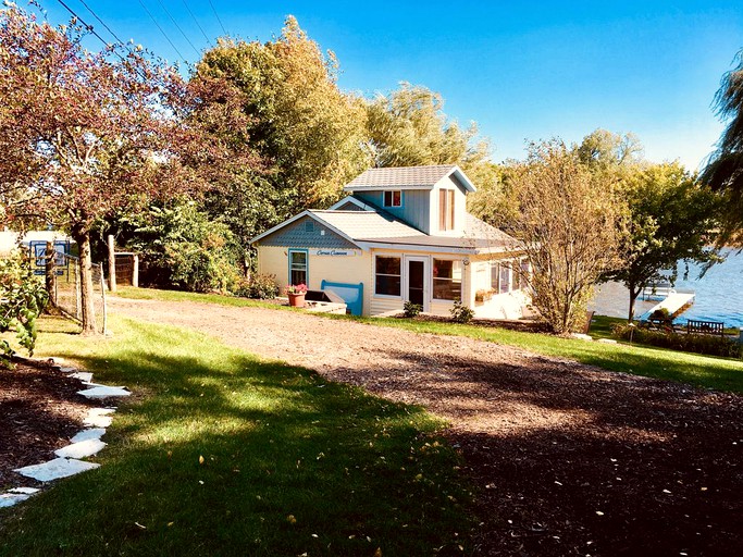 Cottages (Horicon, Wisconsin, United States of America)