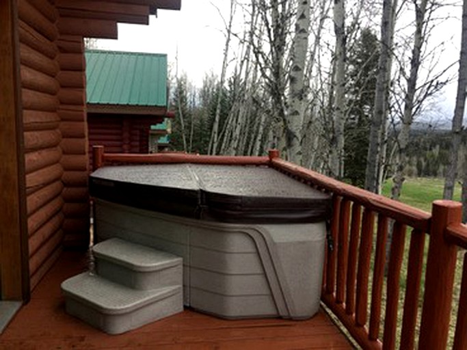 Log Cabins (Bridge Lake, British Columbia, Canada)