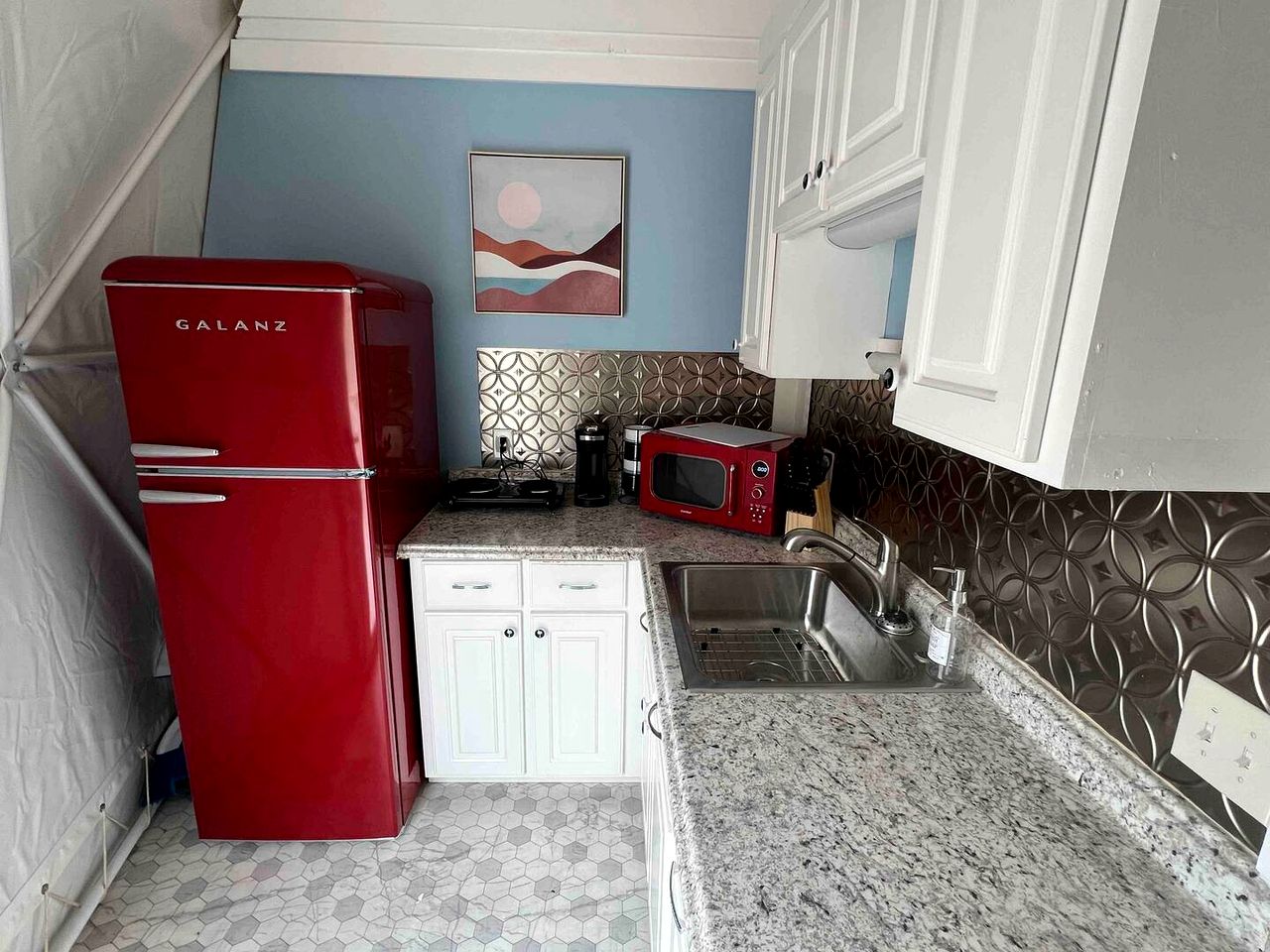 Outstanding Luminous Dome Fully Equipped with Interior Bath in South Carolina