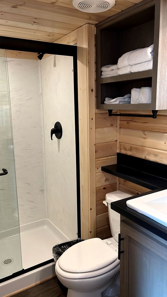 Serene Modern Retreat with Breathtaking Views & Stargazing in Williams, Arizona