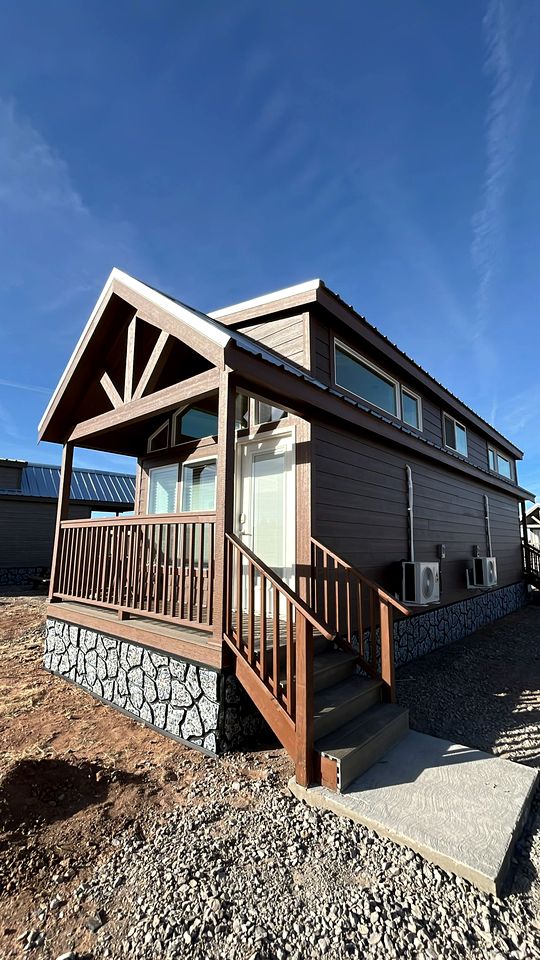 Serene Modern Retreat with Breathtaking Views & Stargazing in Williams, Arizona
