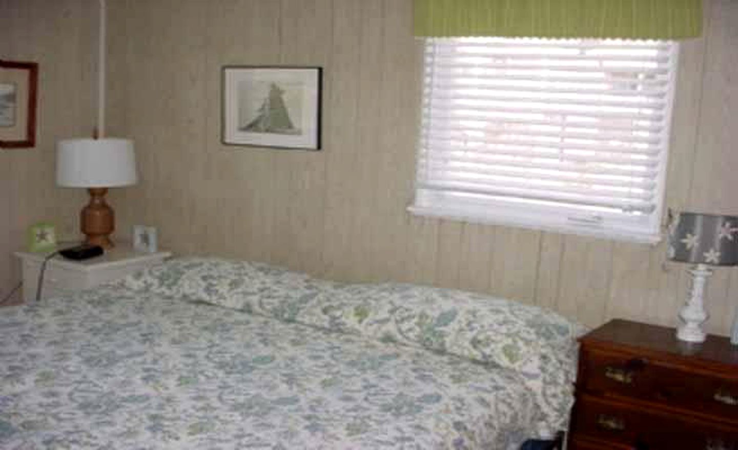 Charming Getaway Rental Close to Teach's Lair Marina in Hatteras, North Carolina