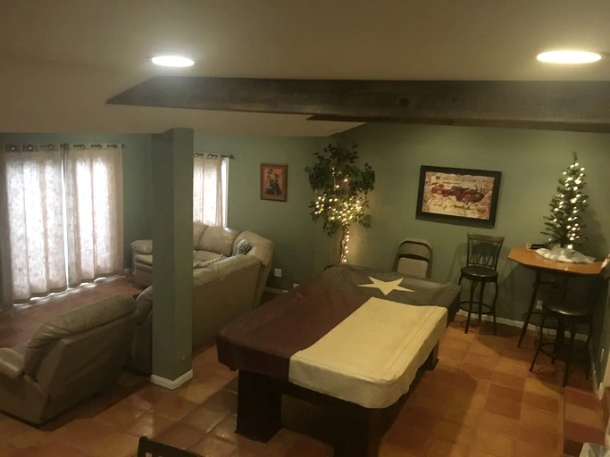 Cabins (Willis, Texas, United States)