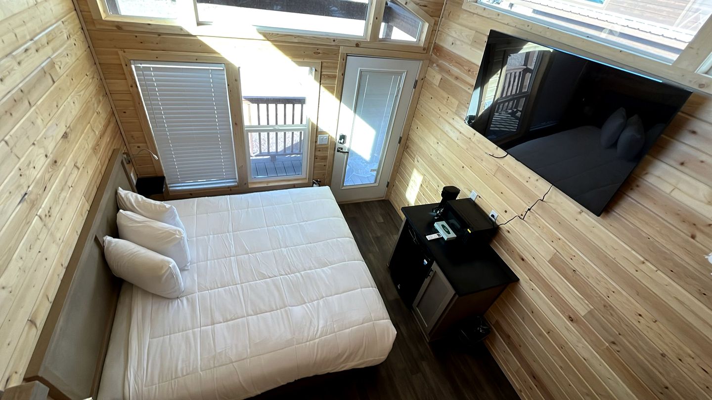Tranquil Chalet Escape with Loft & Panoramic Sky Views in Williams, Arizona