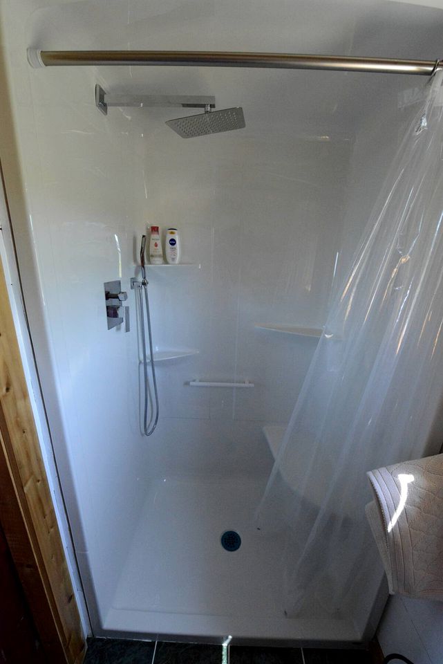 Cheerful Victoria Beach Cabin Rental Ideal for Glamping in Nova Scotia