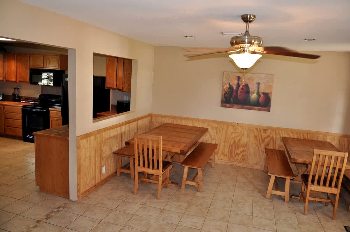 Spacious Lakefront Home with Beach Access and Sports Courts for Fun-Filled stays in Buchanan Dam, Texas