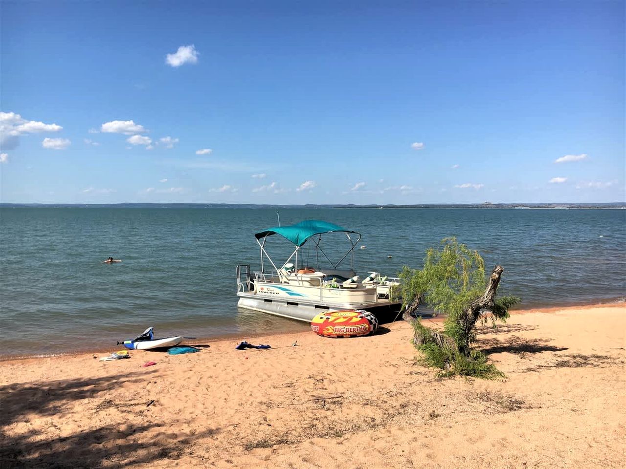 Spacious Lakefront Home with Beach Access and Sports Courts for Fun-Filled stays in Buchanan Dam, Texas