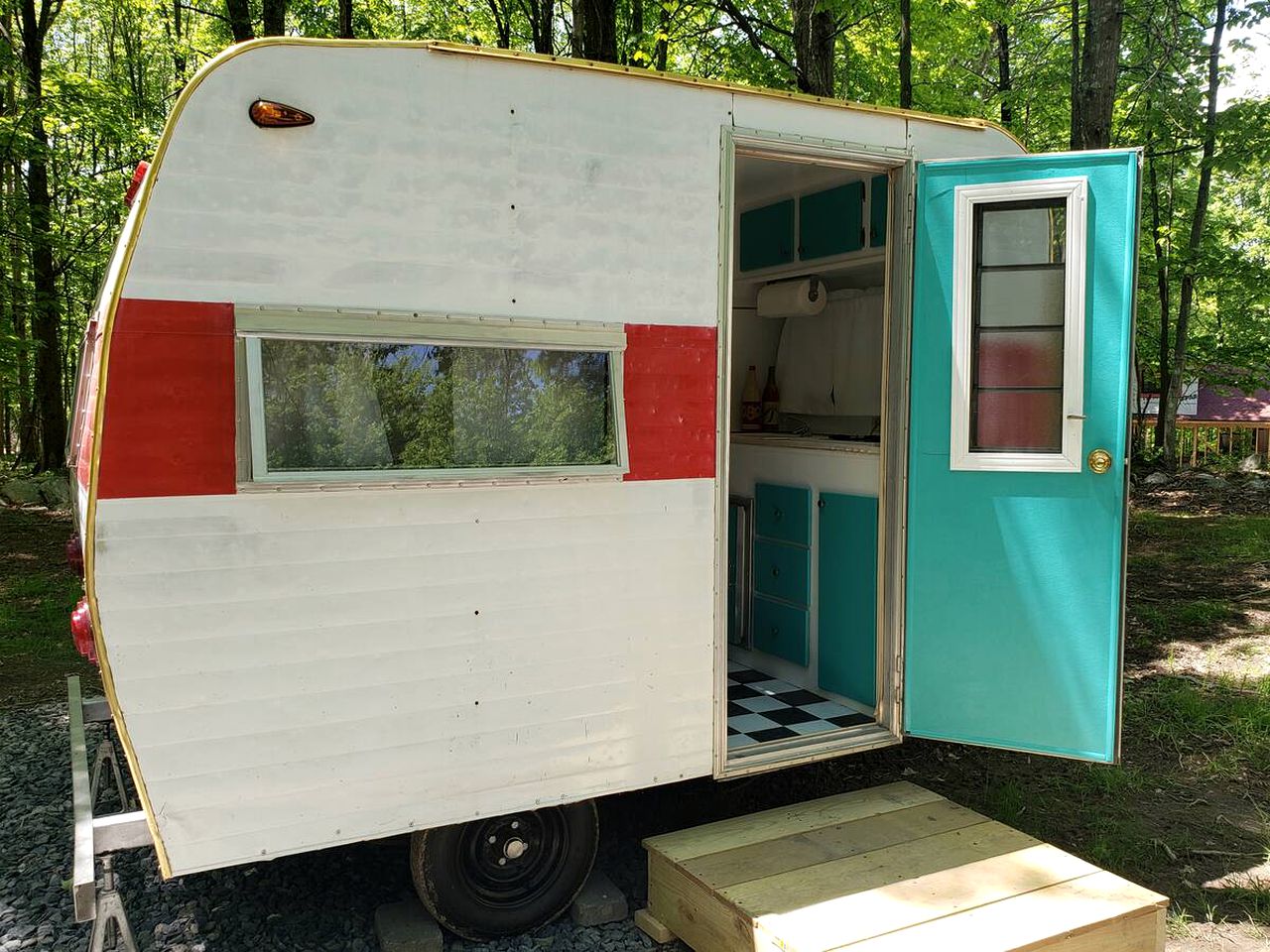 Retro Camper for Glamping in New York