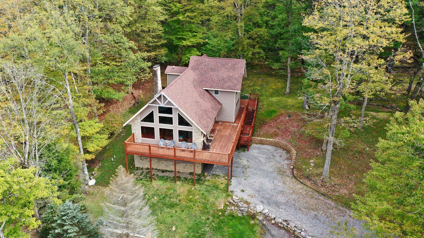 Luxury Lakeside Mountain Escape with Wraparound Deck Near Terra Alta, West Virginia