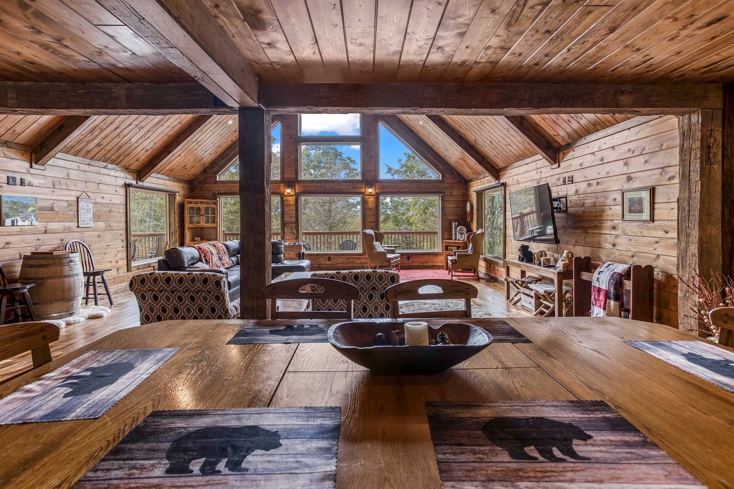 Luxury Lakeside Mountain Escape with Wraparound Deck Near Terra Alta, West Virginia