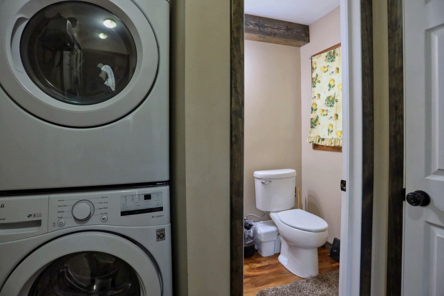 Luxury Lakeside Mountain Escape with Wraparound Deck Near Terra Alta, West Virginia