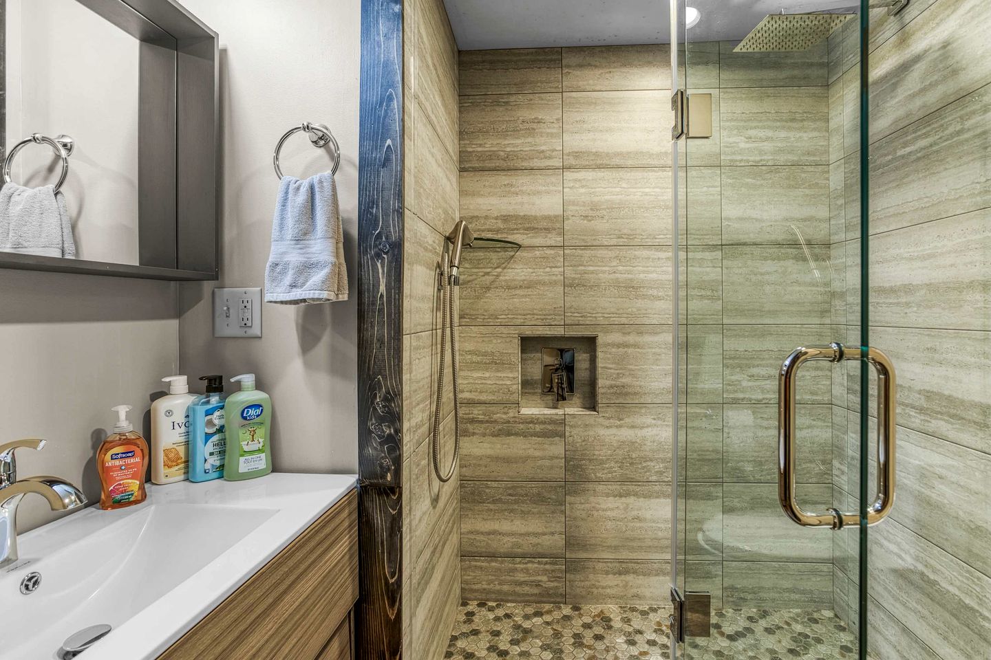 Luxury Lakeside Mountain Escape with Wraparound Deck Near Terra Alta, West Virginia