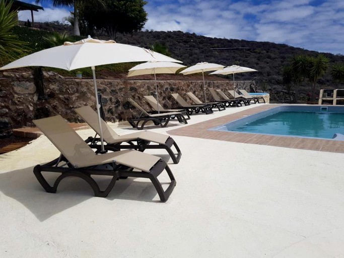 Tented Cabins (Acalá, Tenerife, Spain)