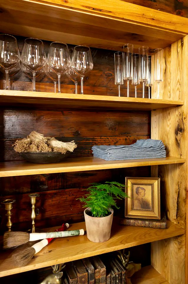 Luxury Cabin on Private Pond near Flat Mountain, NC