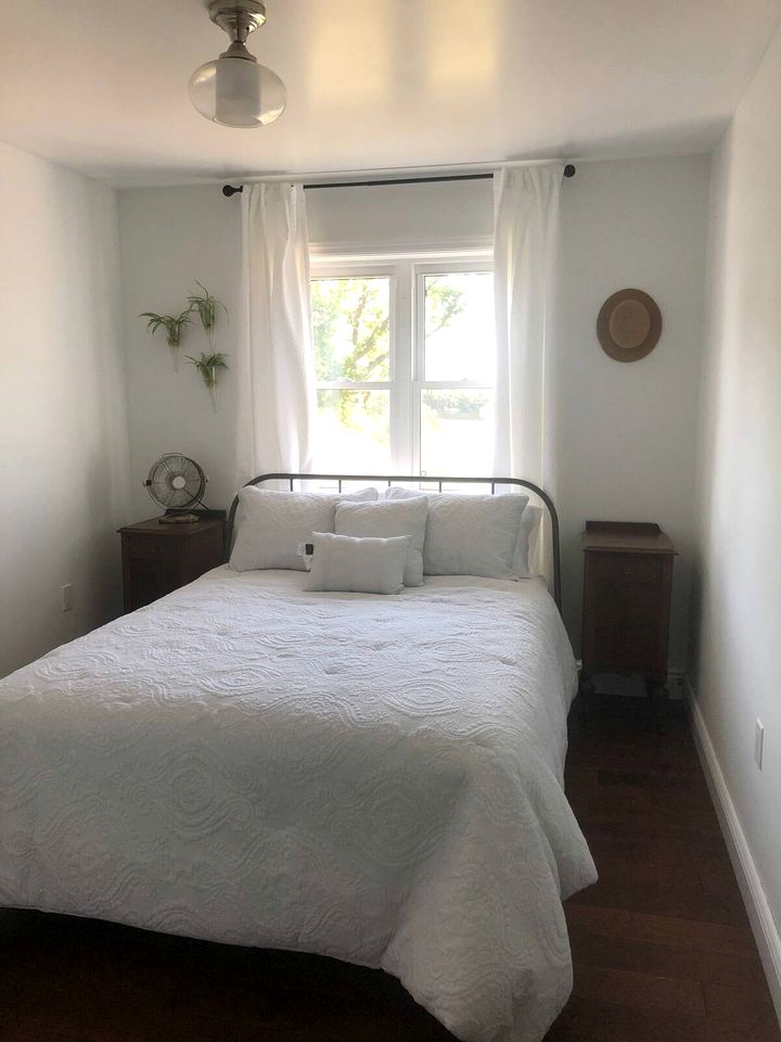 Newly-Renovated Ontario Cottage for a Weekend Getaway in Canada