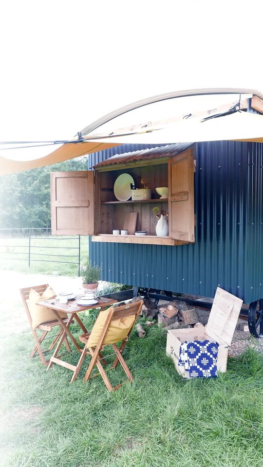 Classically Designed Shepherd's Hut Rental for Glamping in the Cotswolds