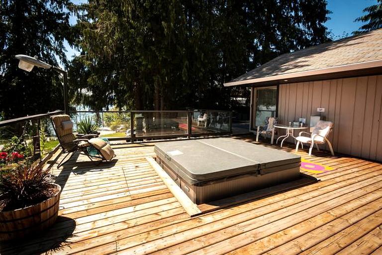 Beach Houses (Balmoral, British Columbia, Canada)