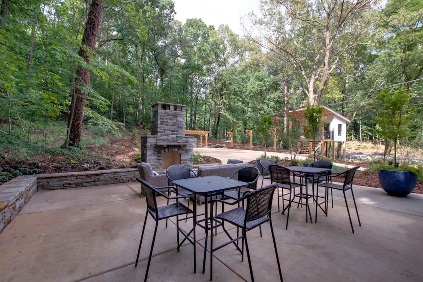 Serene Tree House with Forest Views from the Deck in Alabama
