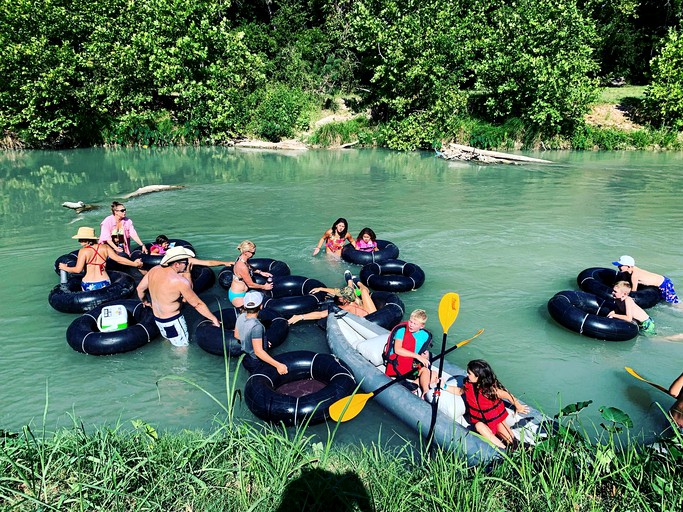 Vacation Rentals (United States of America, Kingsbury, Texas)