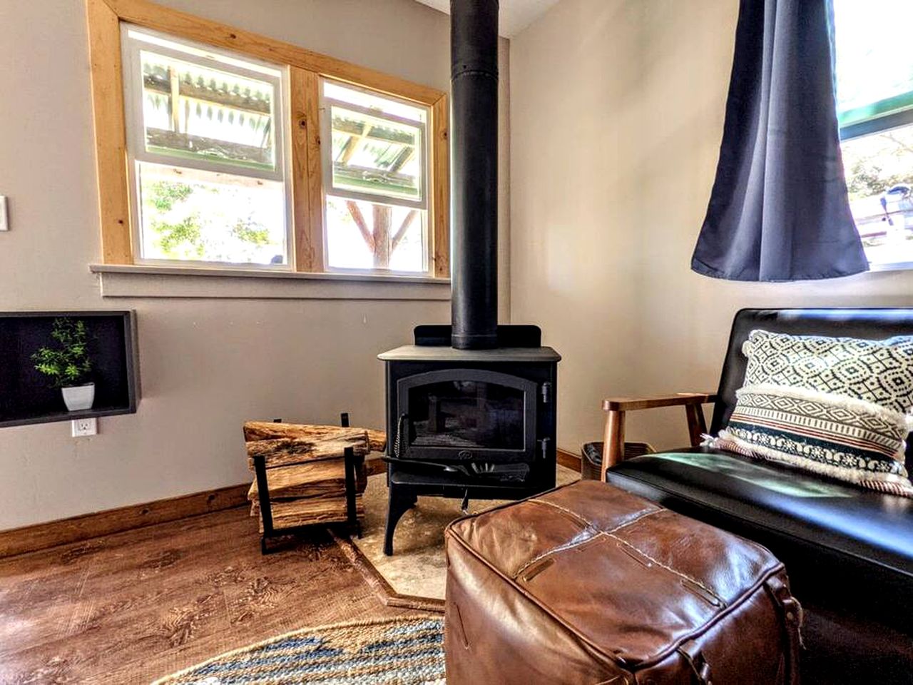 6 The Hawks Hideout Cabin with Lake Views, Santa Ysabel, California