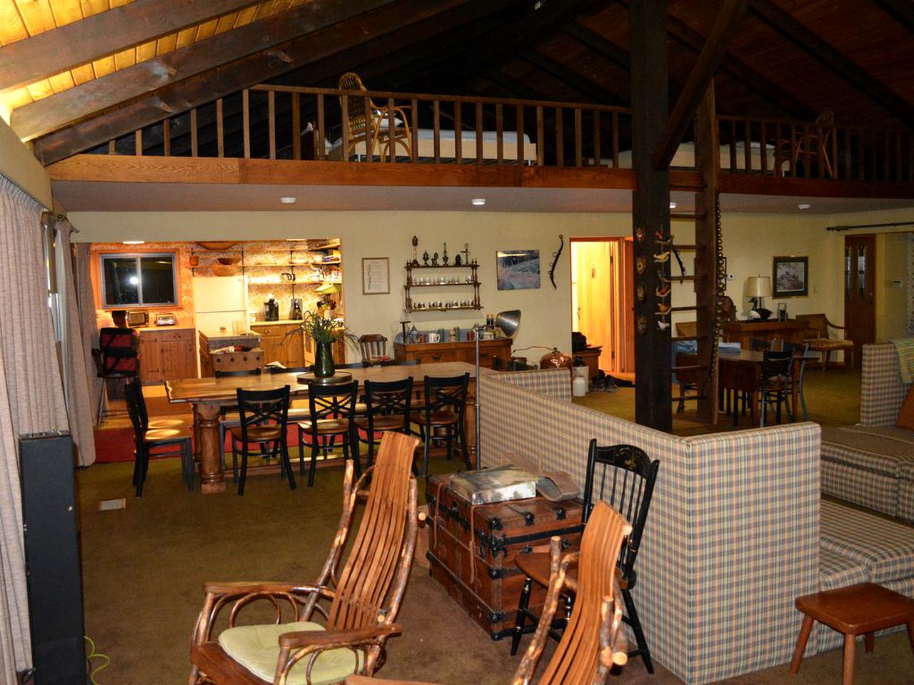 Large and Spacious Lakeside Cabin with Mountain Views in Fairhope, Pennsylvania