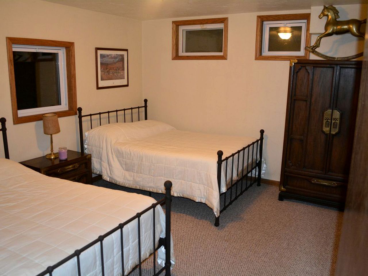 Large and Spacious Lakeside Cabin with Mountain Views in Fairhope, Pennsylvania