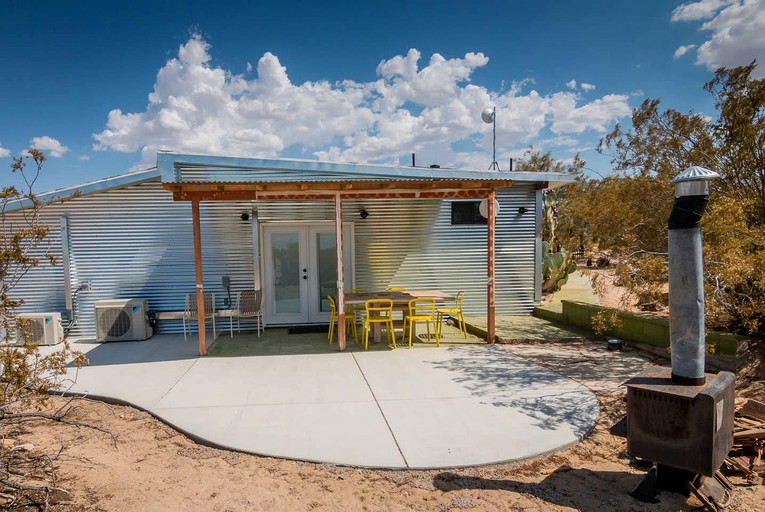 Cottages (Twentynine Palms, California, United States of America)