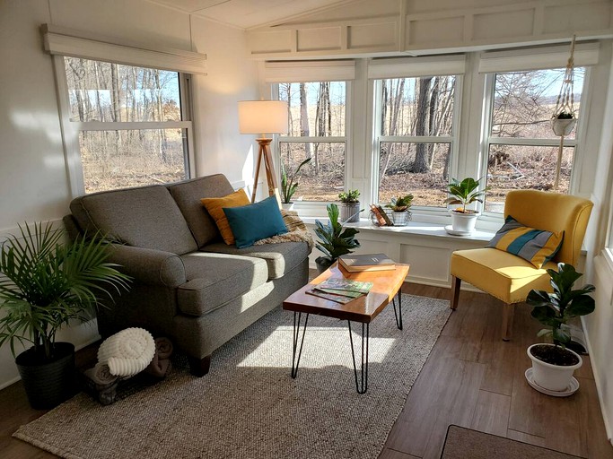 Bungalow rental for glamping in Michigan