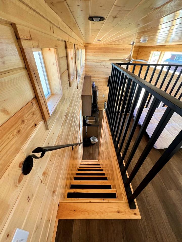 Stylish Tiny Home Retreat with Loft & Stargazing Deck in Williams, Arizona