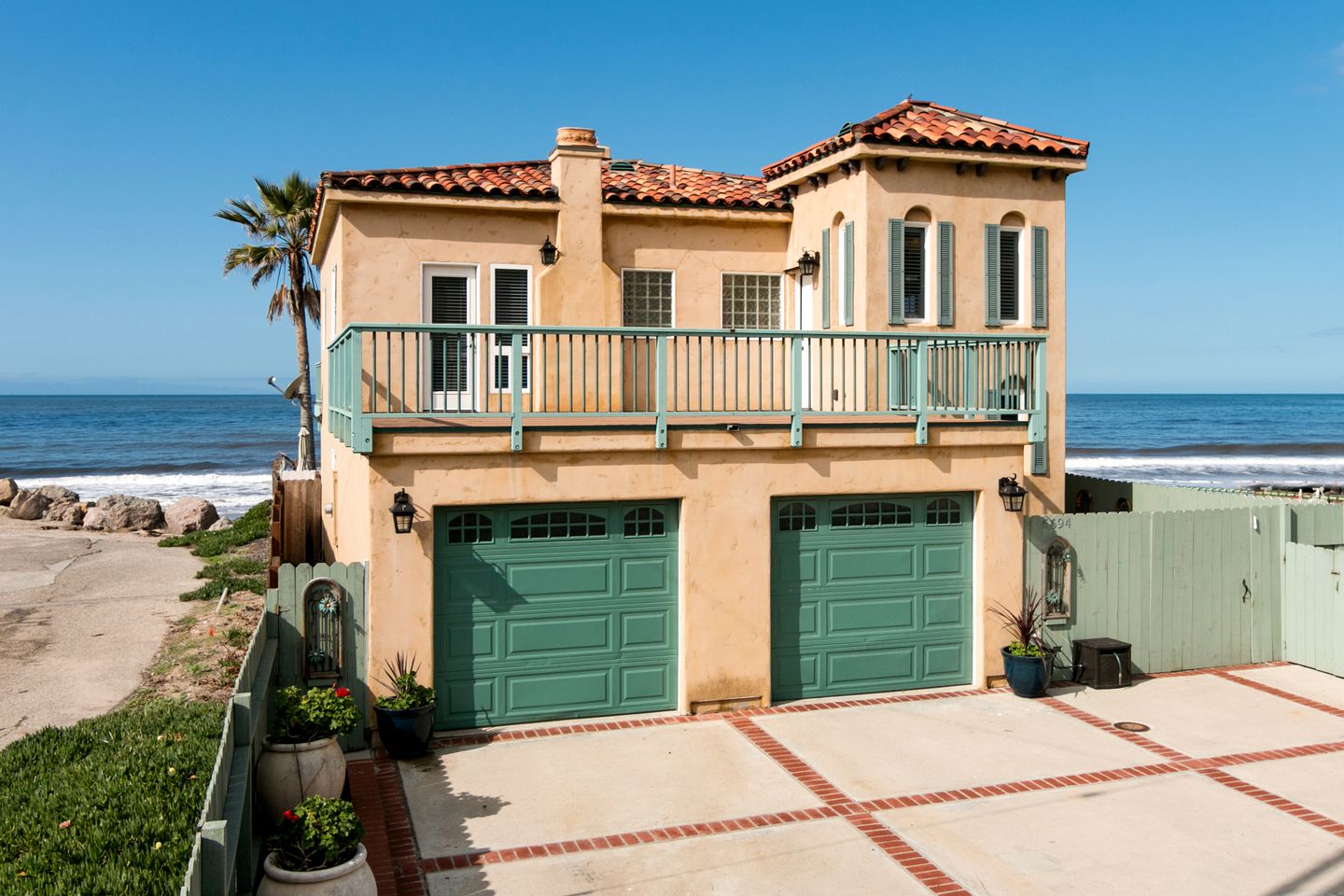 Beachfront Villa Near Ventura California