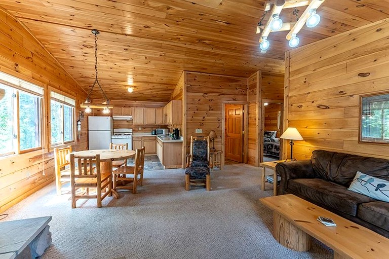 Lakeside Cabin Rental for Unforgettable Family Glamping Escapes to Ely, Minnesota | Cabins (Ely, Minnesota, United States of America)