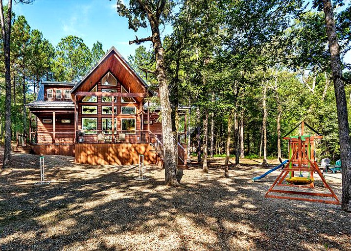 * Lazy Daze Lodge * | Cabins (Hochatown, Oklahoma, United States of America)