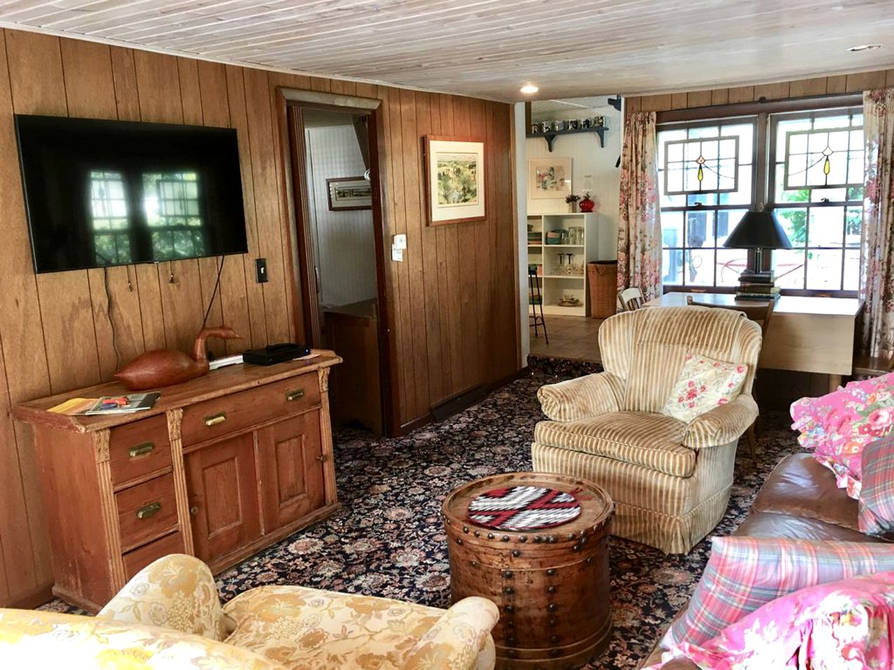 Cozy River Staycation with Wi-Fi near Milwaukee, Wisconsin