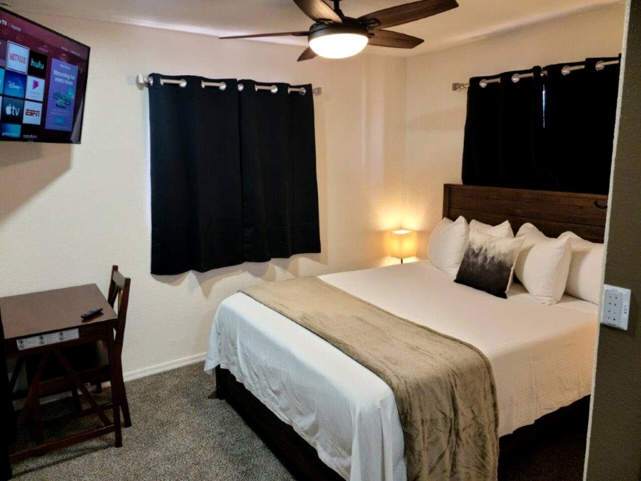 Peaceful Retreat Near Iconic Views with Night Sky Stargazing in Williams, Arizona