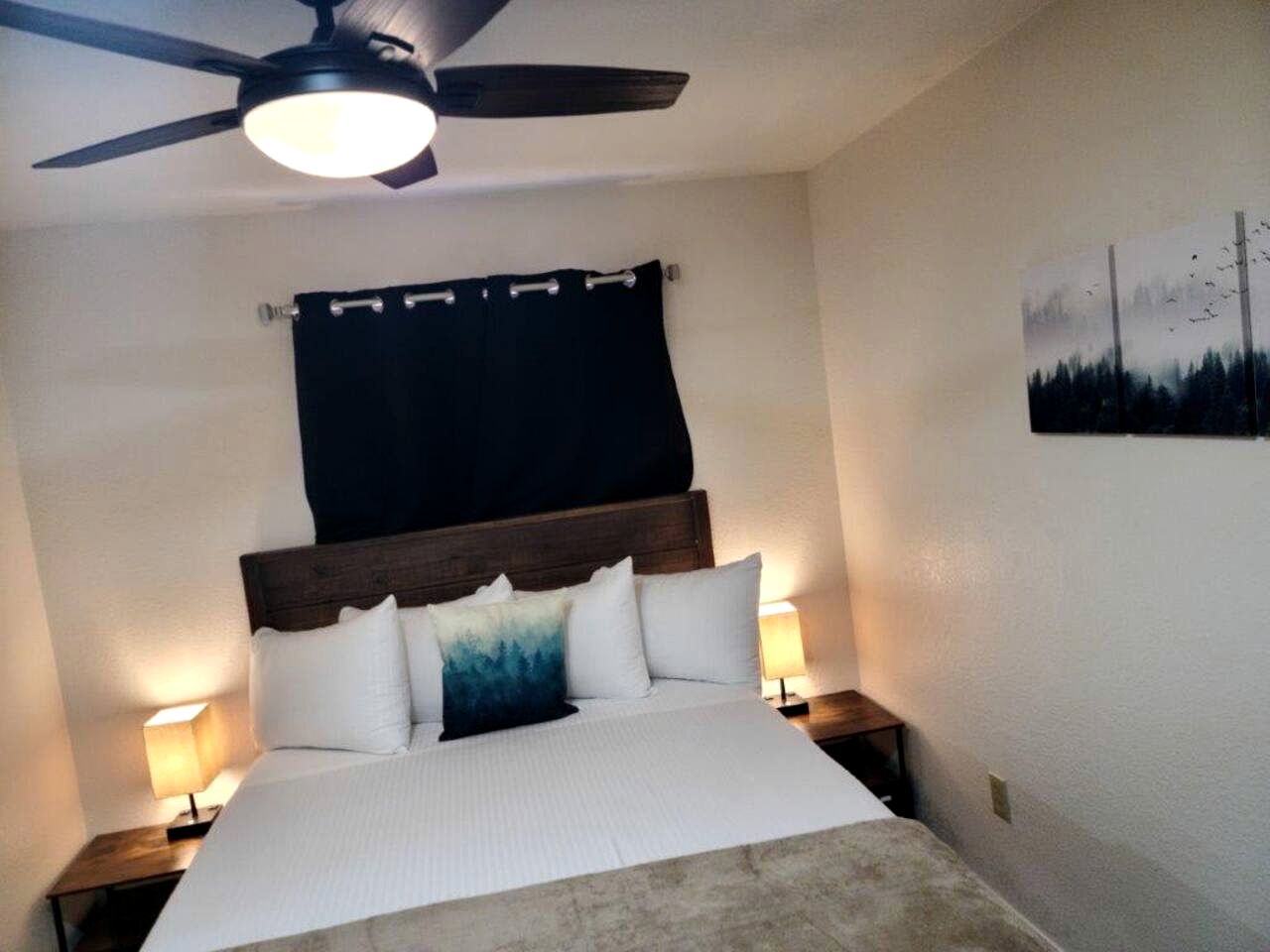 Newly Remodeled Escape with Peaceful Nights & Outdoor Lounge in Williams, Arizona