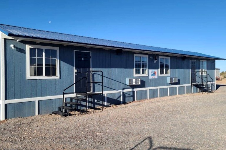 Newly Remodeled Escape with Peaceful Nights & Outdoor Lounge in Williams, Arizona