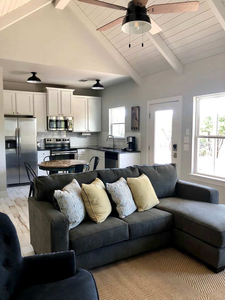 Charming Cabin for Glamping Vacations in Wimberley, Texas