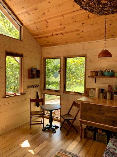 Off Grid Tiny Cabin Ideal for Couples in Burnsville, North Caroline | Cabins (Burnsville, North Carolina, United States of America)