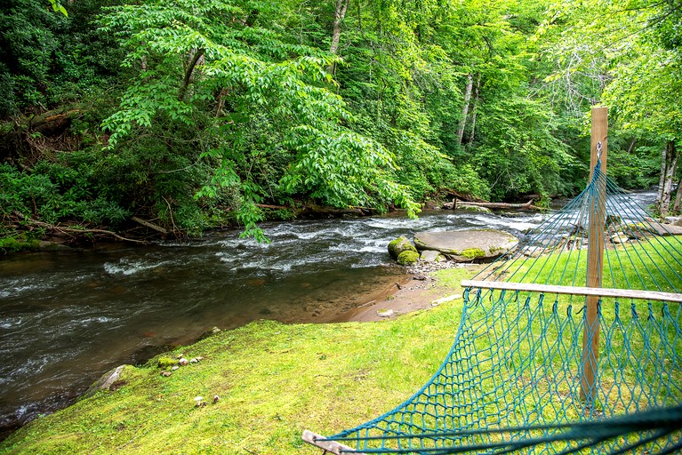 Stunning Yurt with Magnificent Creek Views in Topton, North Carolina | Yurts (Topton, North Carolina, United States of America)