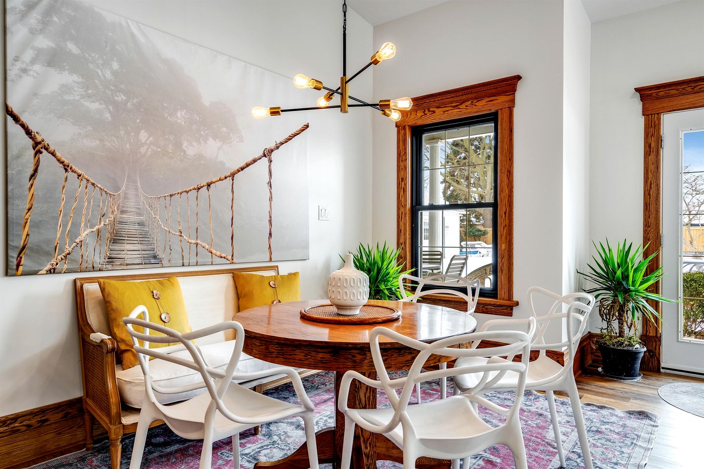 Grand Victorian Farmhouse Escape with Pool, Hot Tub & Fire Pit Nights in Ontario, Canada