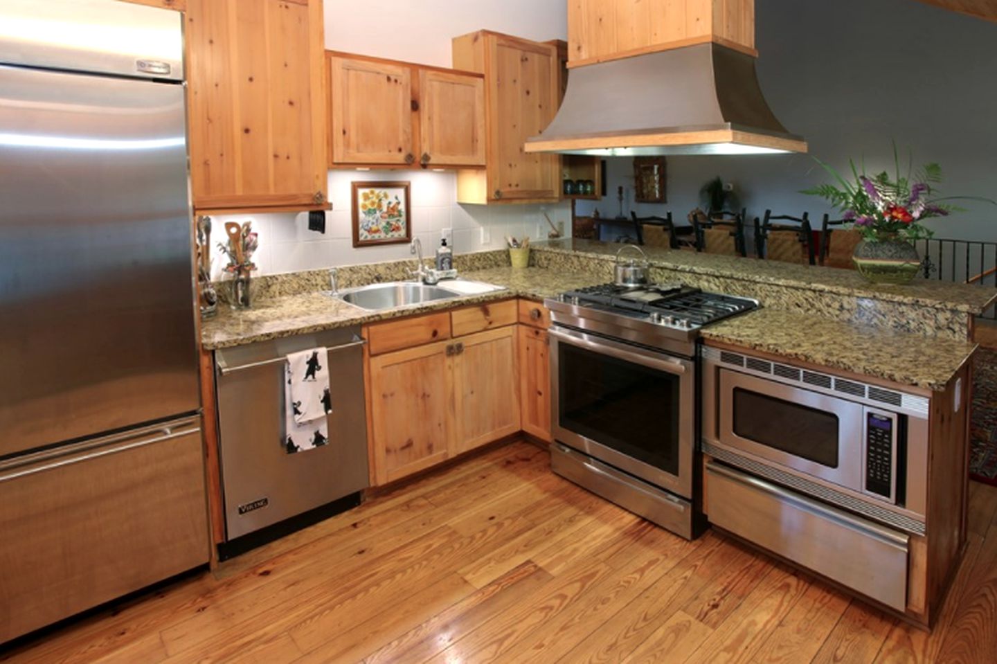 Romantic Getaway for Two Hidden in the Woods near Sapphire, North Carolina